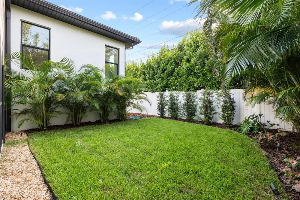 5025 W DANTE AVENUE Tampa, FL 33629