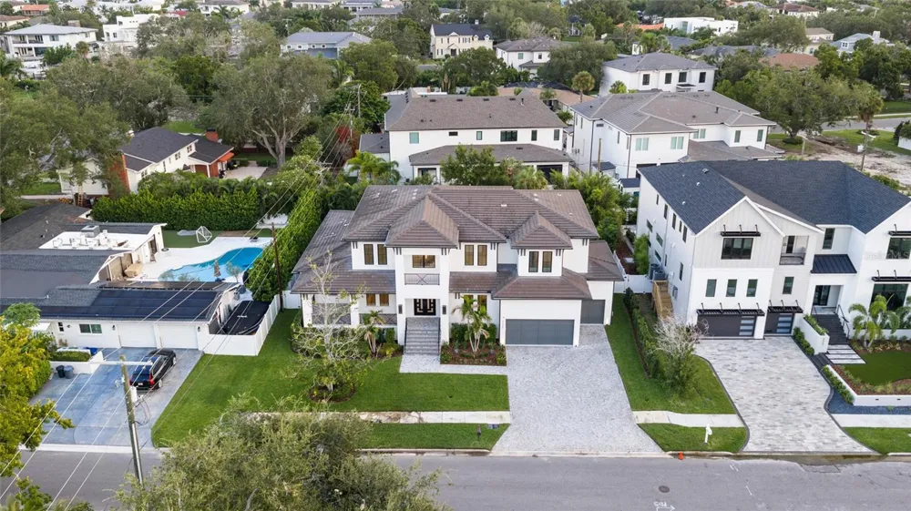 5025 W DANTE AVENUE Tampa, FL 33629