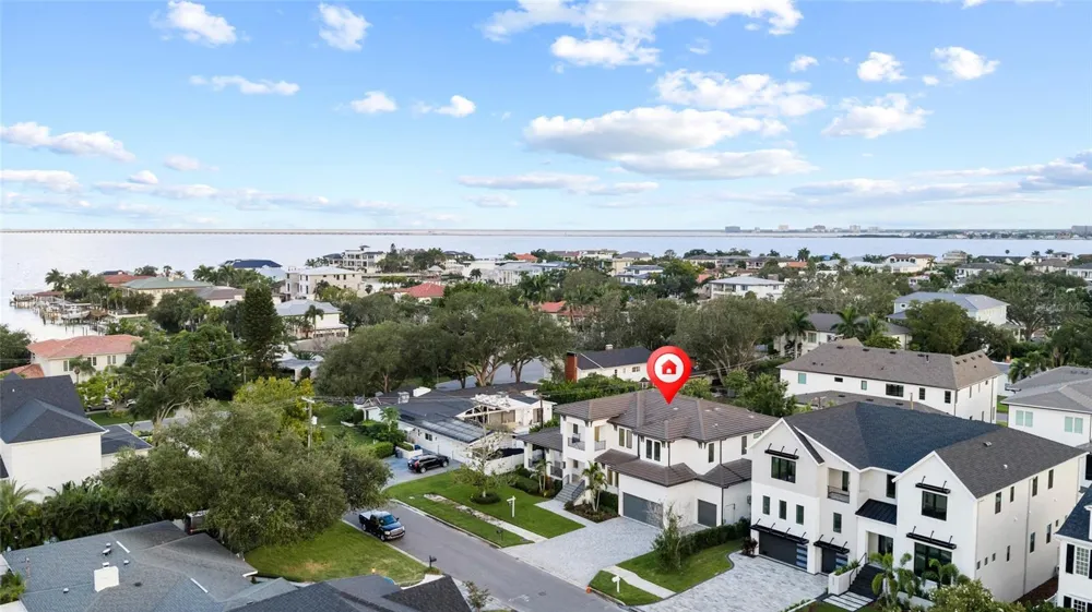 5025 W DANTE AVENUE Tampa, FL 33629