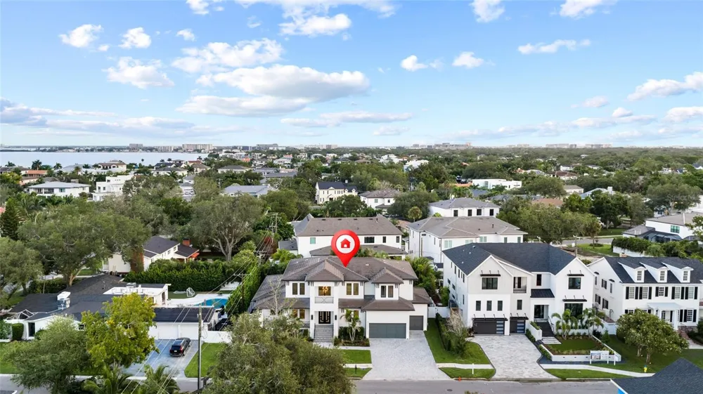 5025 W DANTE AVENUE Tampa, FL 33629