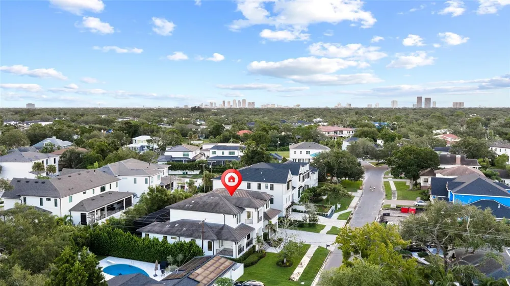 5025 W DANTE AVENUE Tampa, FL 33629