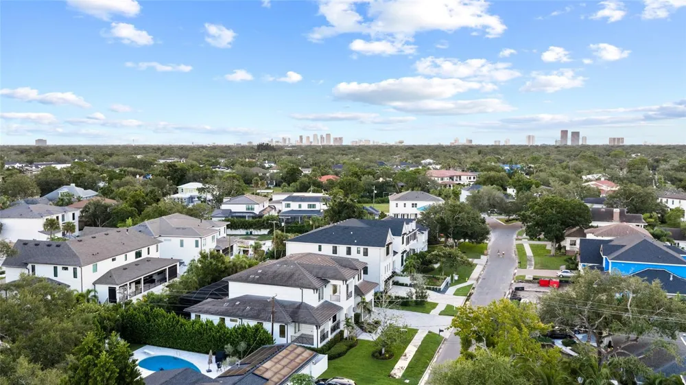 5025 W DANTE AVENUE Tampa, FL 33629