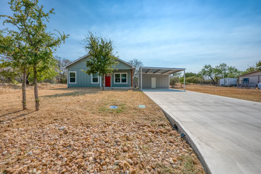3340 Cactus Trail Kingsland, TX 78639