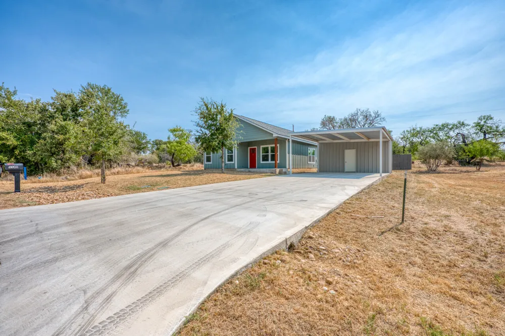 3340 Cactus Trail Kingsland, TX 78639