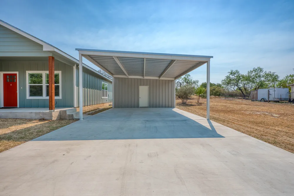 3340 Cactus Trail Kingsland, TX 78639