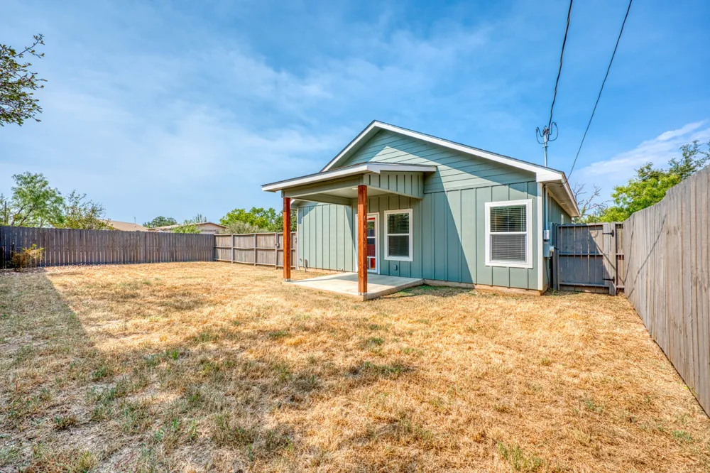 3340 Cactus Trail Kingsland, TX 78639