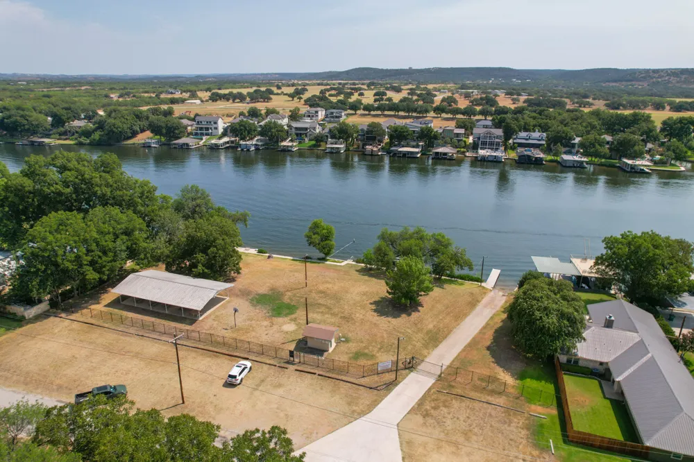 3340 Cactus Trail Kingsland, TX 78639