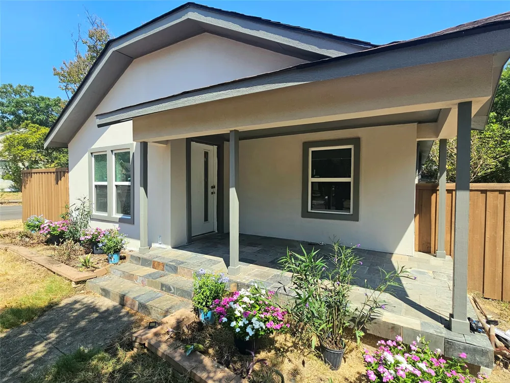 2551 Kingston Street Dallas, TX 75211
