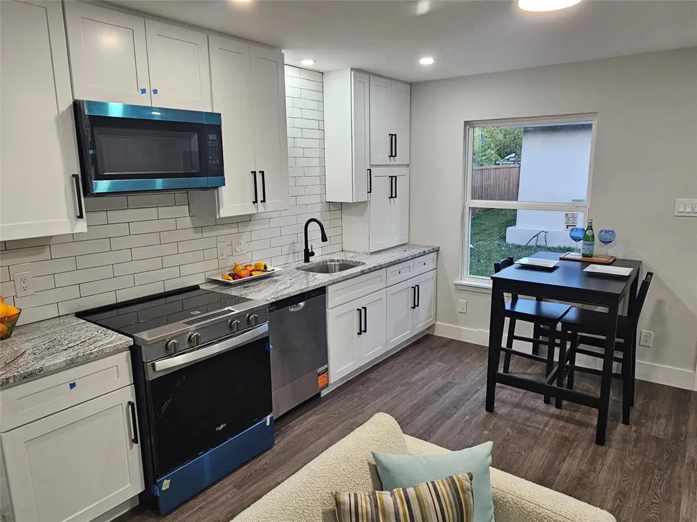 2551 Kingston Street Dallas, TX 75211