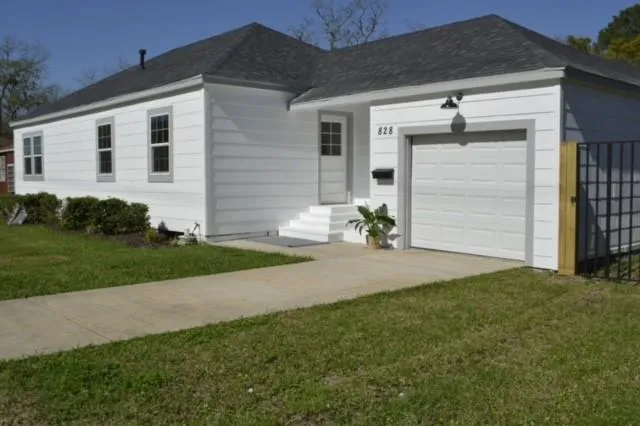 828 Holly Street La Marque, TX 77568