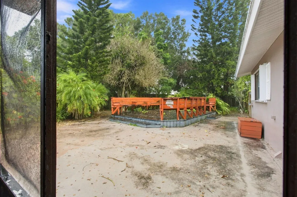 2730 Fairway Drive Fort Pierce, FL 34982