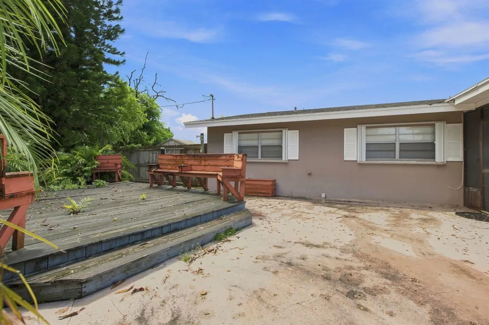 2730 Fairway Drive Fort Pierce, FL 34982