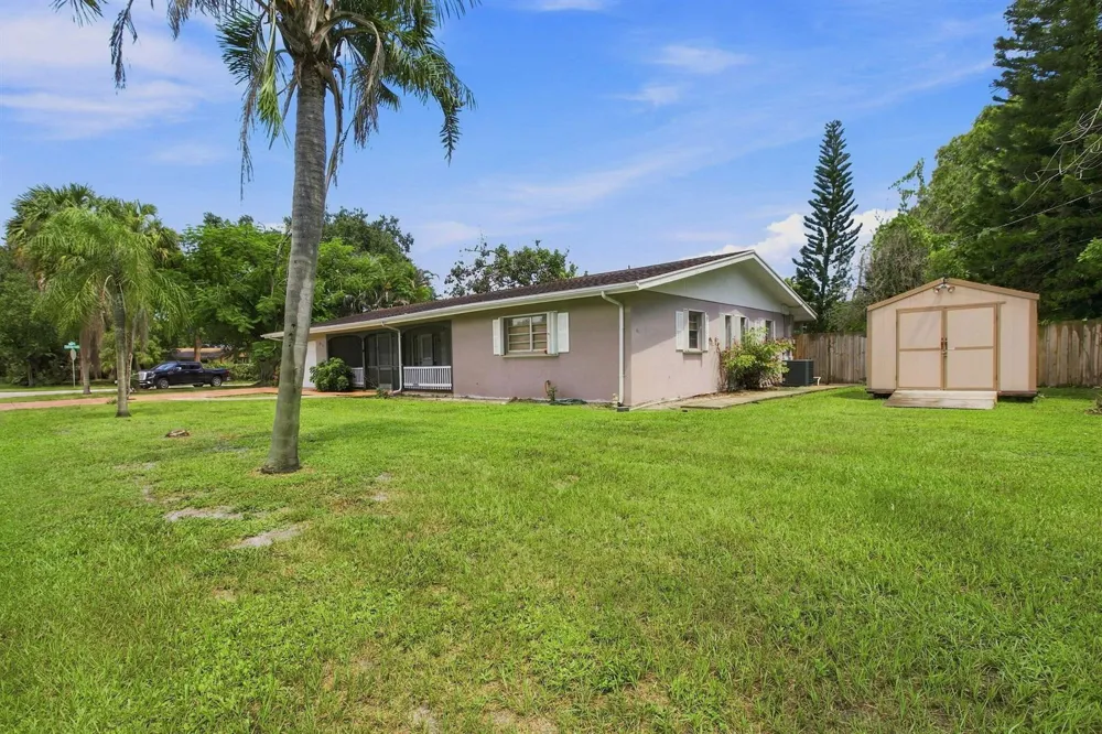 2730 Fairway Drive Fort Pierce, FL 34982