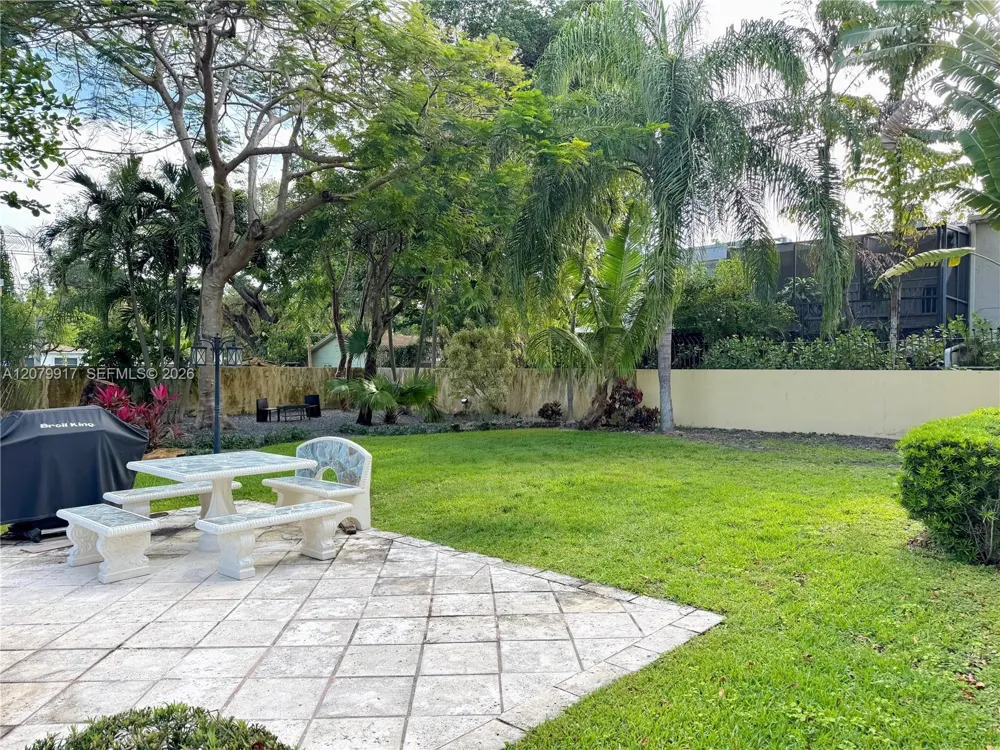 3375 Franklin Ave #B Miami, FL 33133