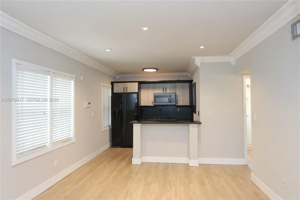 3375 Franklin Ave #B Miami, FL 33133
