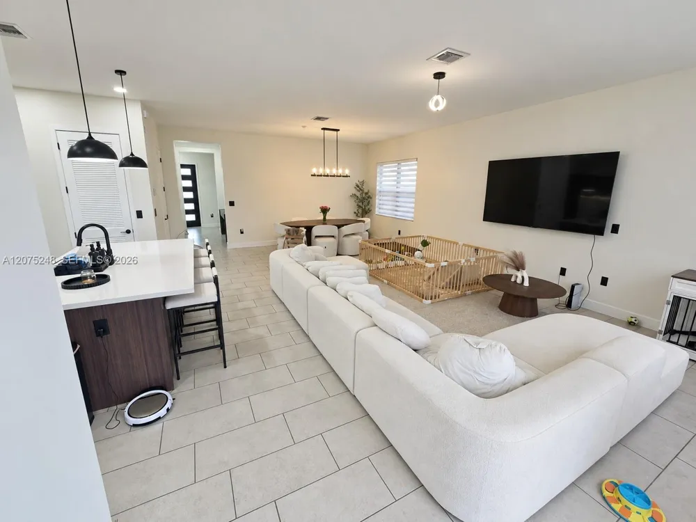 13651 SW 158th Pl Miami, FL 33196