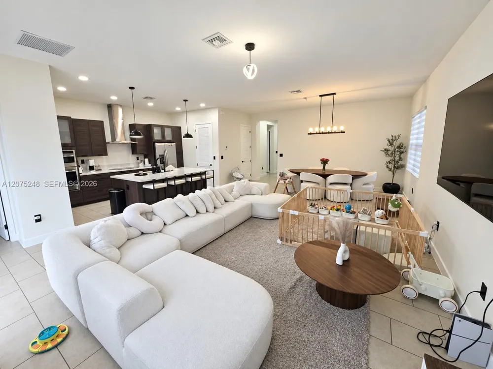 13651 SW 158th Pl Miami, FL 33196