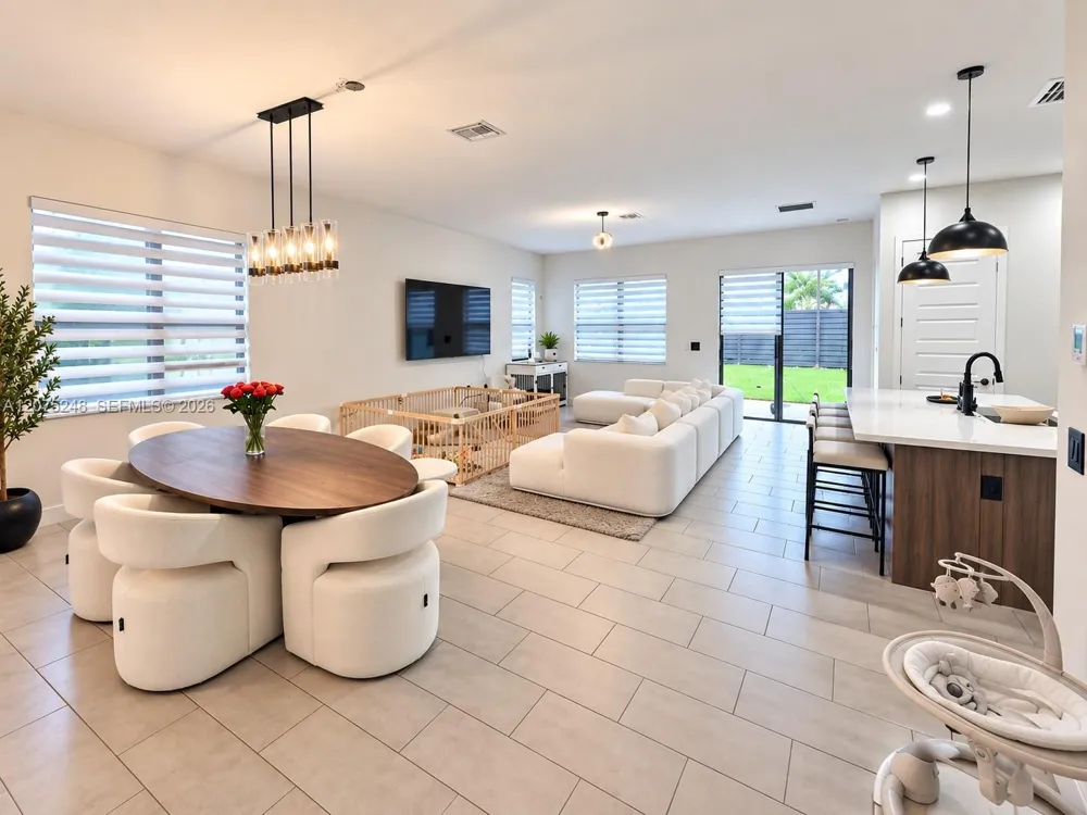 13651 SW 158th Pl Miami, FL 33196