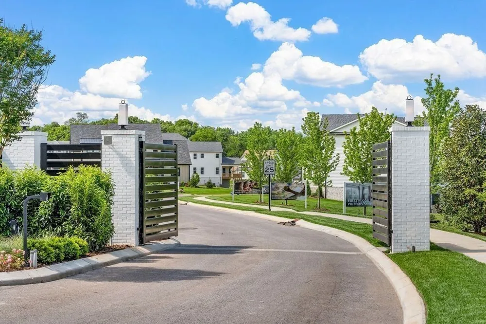 5037 Fairhaven Cir Thompsons Station, TN 37179