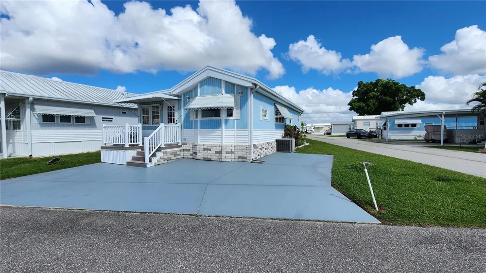 3333 26TH AVENUE E #1116 Bradenton, FL 34208