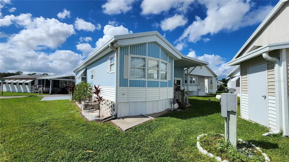 3333 26TH AVENUE E #1116 Bradenton, FL 34208