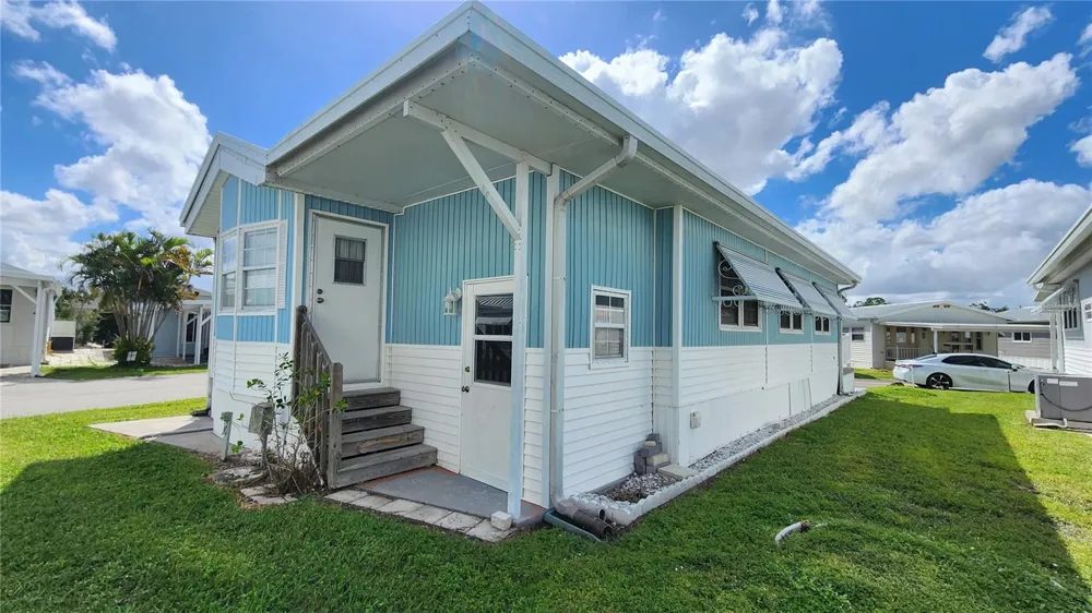 3333 26TH AVENUE E #1116 Bradenton, FL 34208
