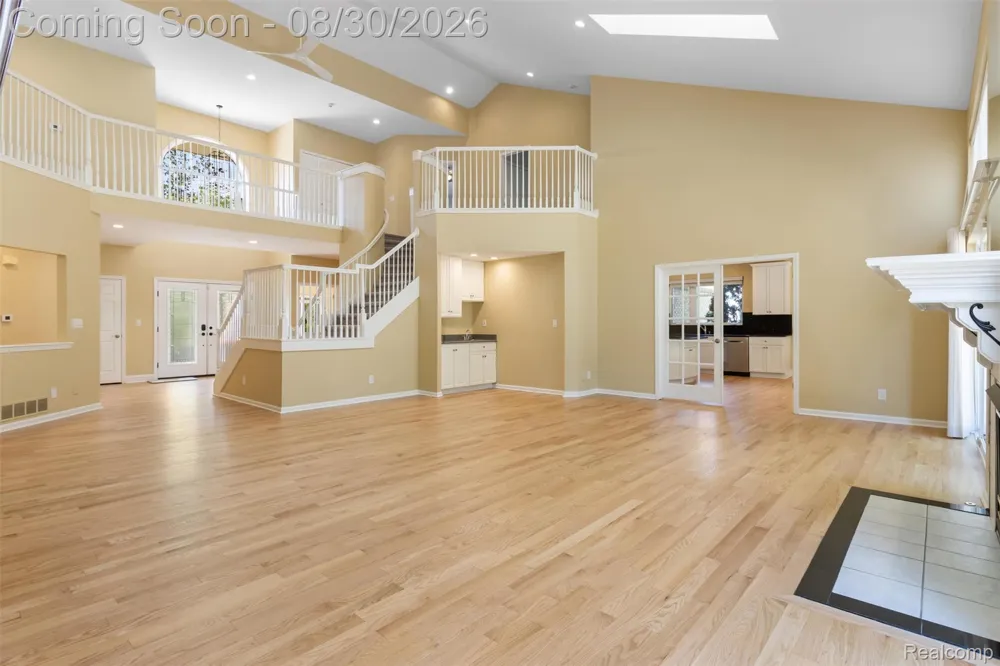 5593 Warrenshire Drive West Bloomfield Charter Township, MI 48322