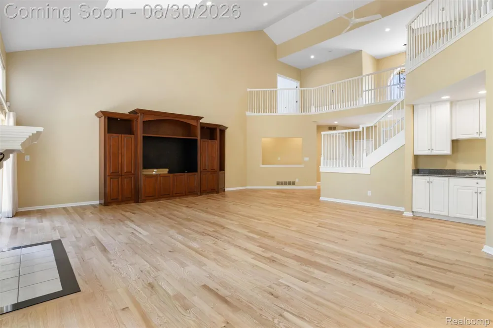 5593 Warrenshire Drive West Bloomfield Charter Township, MI 48322
