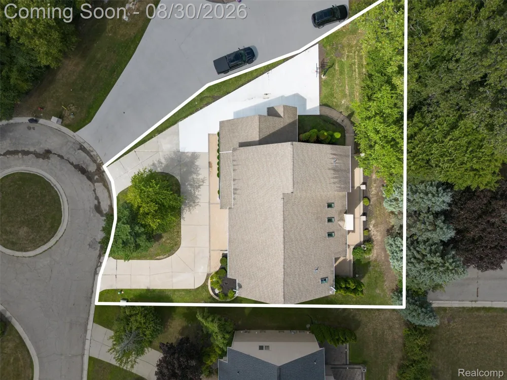 5593 Warrenshire Drive West Bloomfield Charter Township, MI 48322