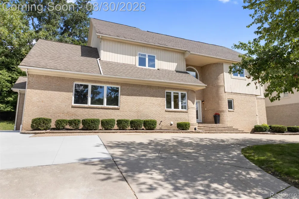 5593 Warrenshire Drive West Bloomfield Charter Township, MI 48322