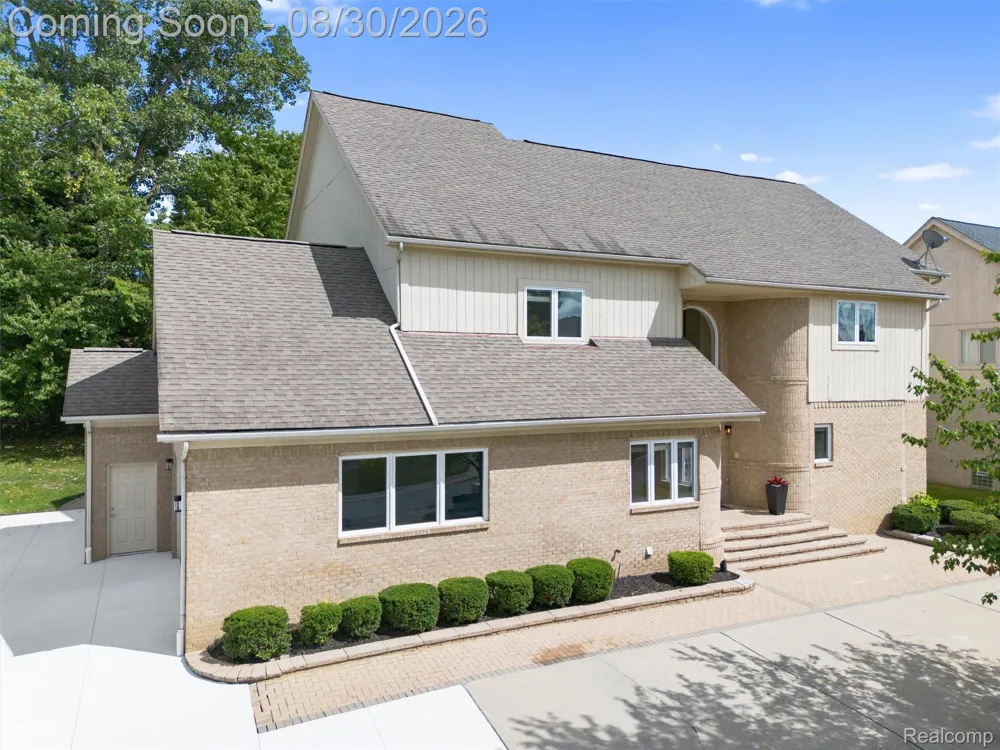 5593 Warrenshire Drive West Bloomfield Charter Township, MI 48322