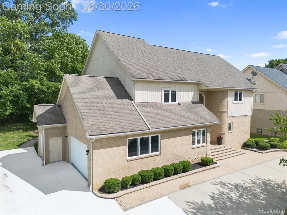 5593 Warrenshire Drive West Bloomfield Charter Township, MI 48322