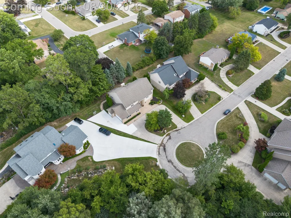 5593 Warrenshire Drive West Bloomfield Charter Township, MI 48322