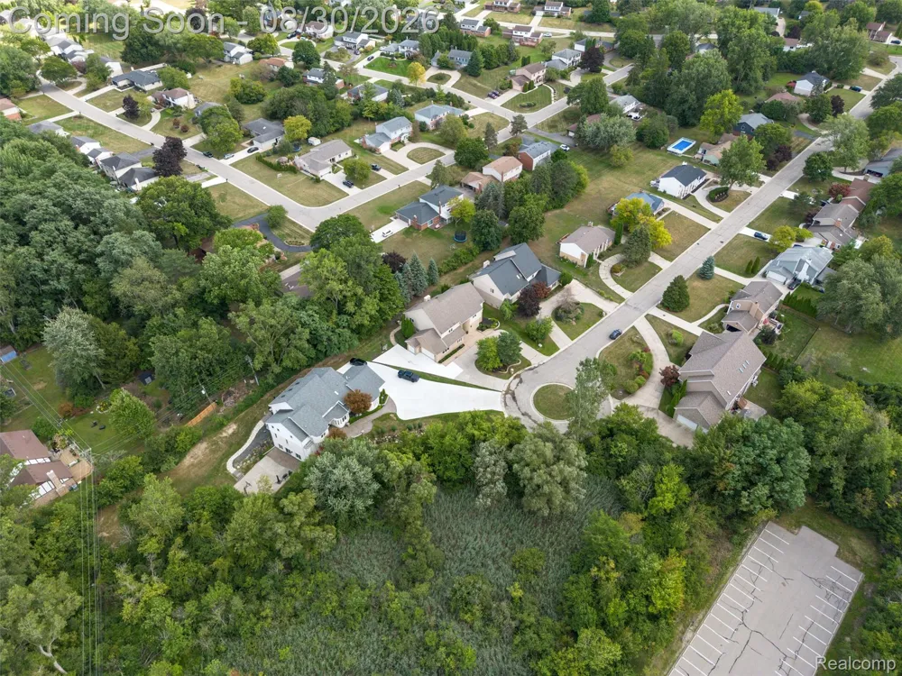 5593 Warrenshire Drive West Bloomfield Charter Township, MI 48322