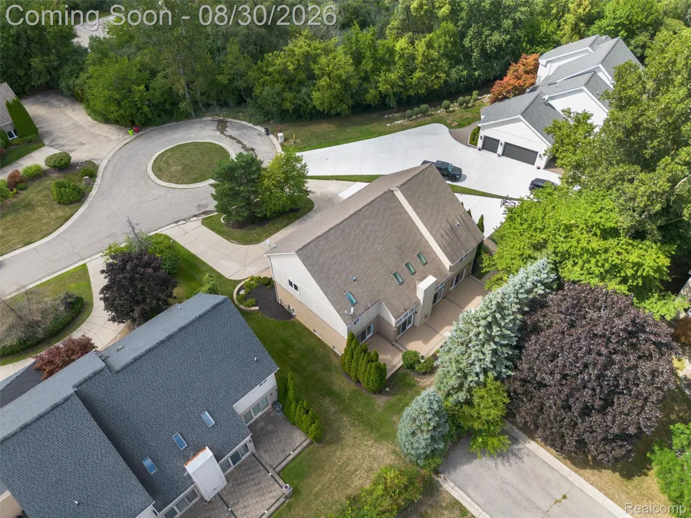 5593 Warrenshire Drive West Bloomfield Charter Township, MI 48322