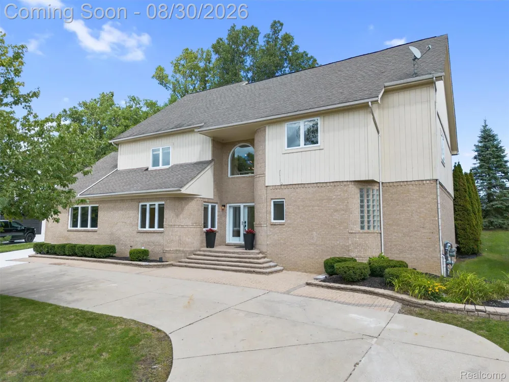 5593 Warrenshire Drive West Bloomfield Charter Township, MI 48322