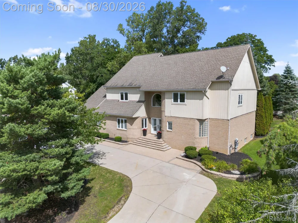 5593 Warrenshire Drive West Bloomfield Charter Township, MI 48322