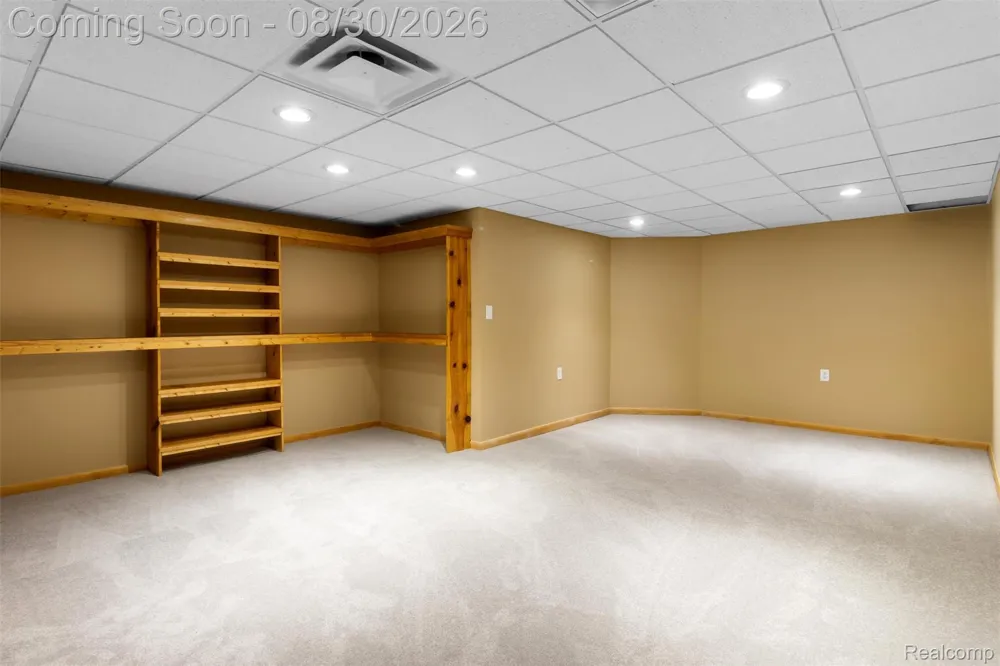 5593 Warrenshire Drive West Bloomfield Charter Township, MI 48322