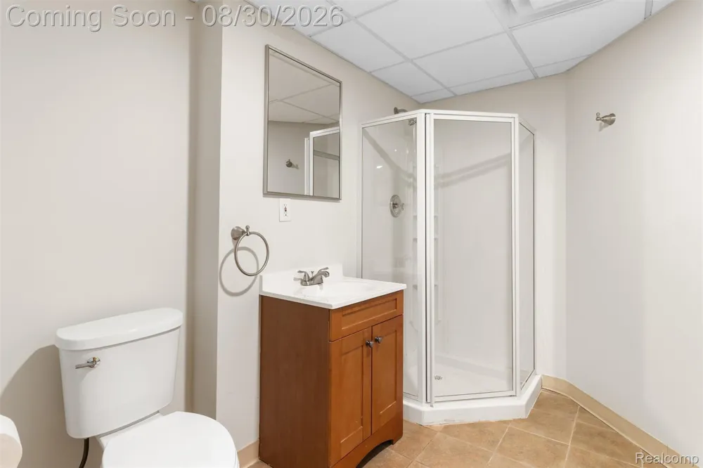5593 Warrenshire Drive West Bloomfield Charter Township, MI 48322