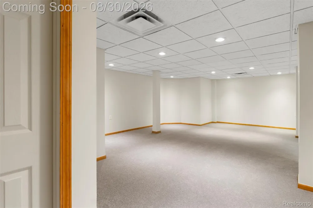 5593 Warrenshire Drive West Bloomfield Charter Township, MI 48322