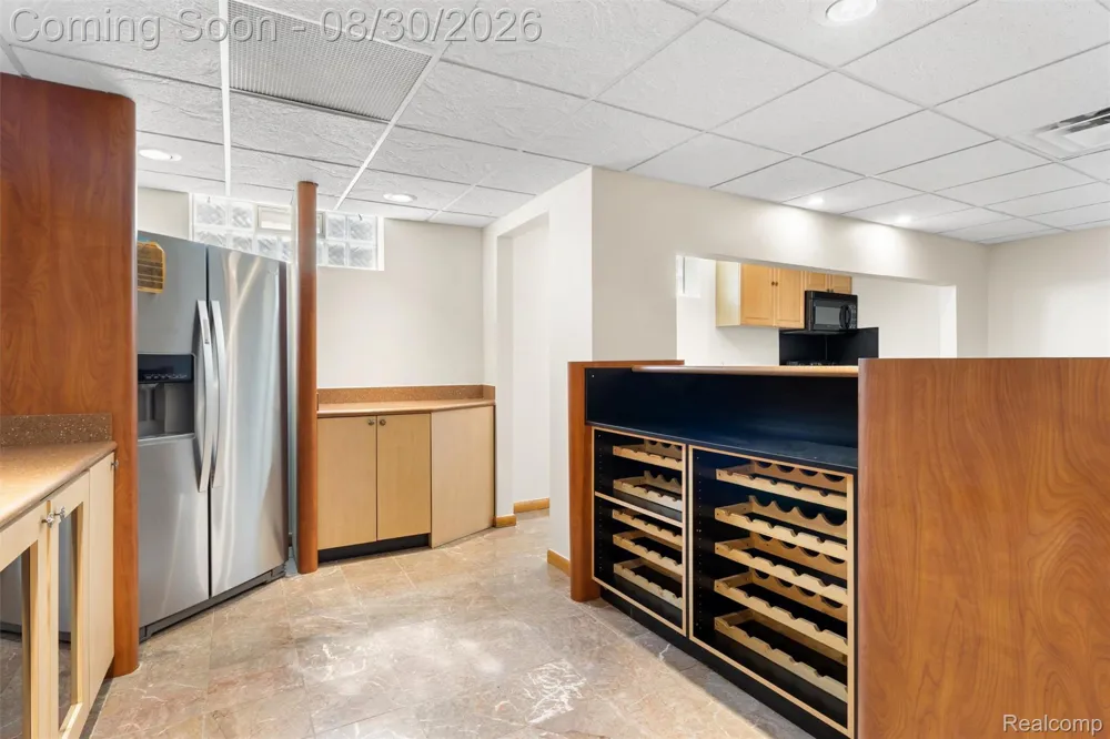 5593 Warrenshire Drive West Bloomfield Charter Township, MI 48322