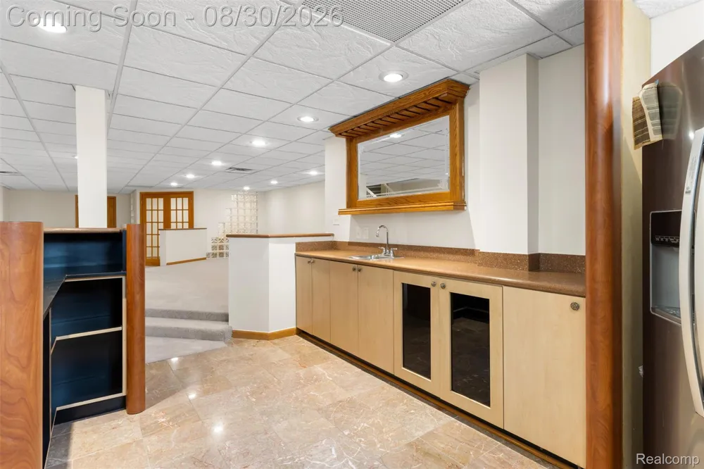 5593 Warrenshire Drive West Bloomfield Charter Township, MI 48322