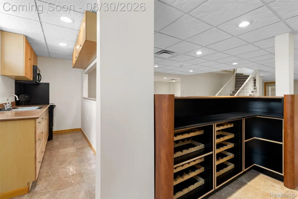 5593 Warrenshire Drive West Bloomfield Charter Township, MI 48322