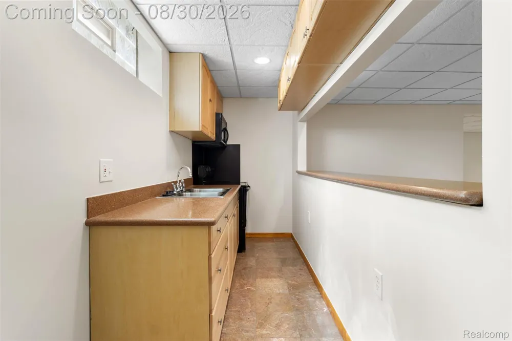 5593 Warrenshire Drive West Bloomfield Charter Township, MI 48322