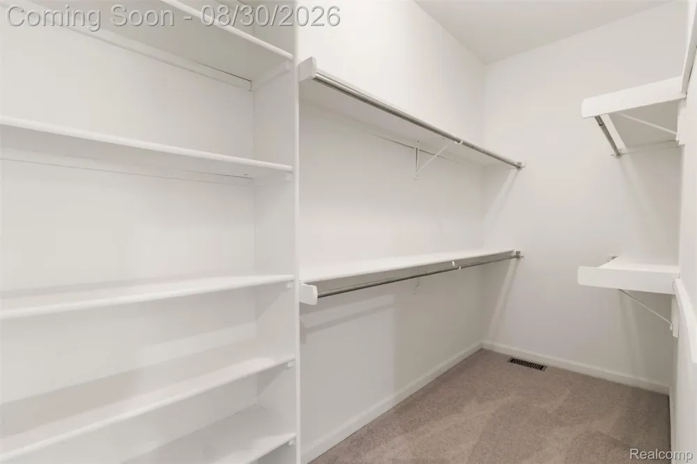 5593 Warrenshire Drive West Bloomfield Charter Township, MI 48322