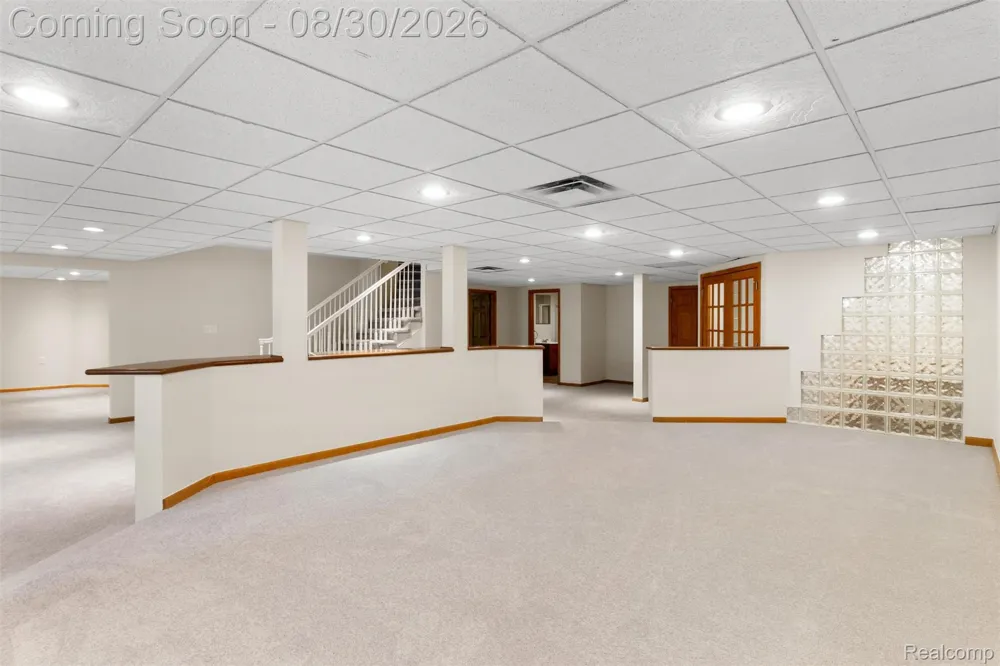 5593 Warrenshire Drive West Bloomfield Charter Township, MI 48322