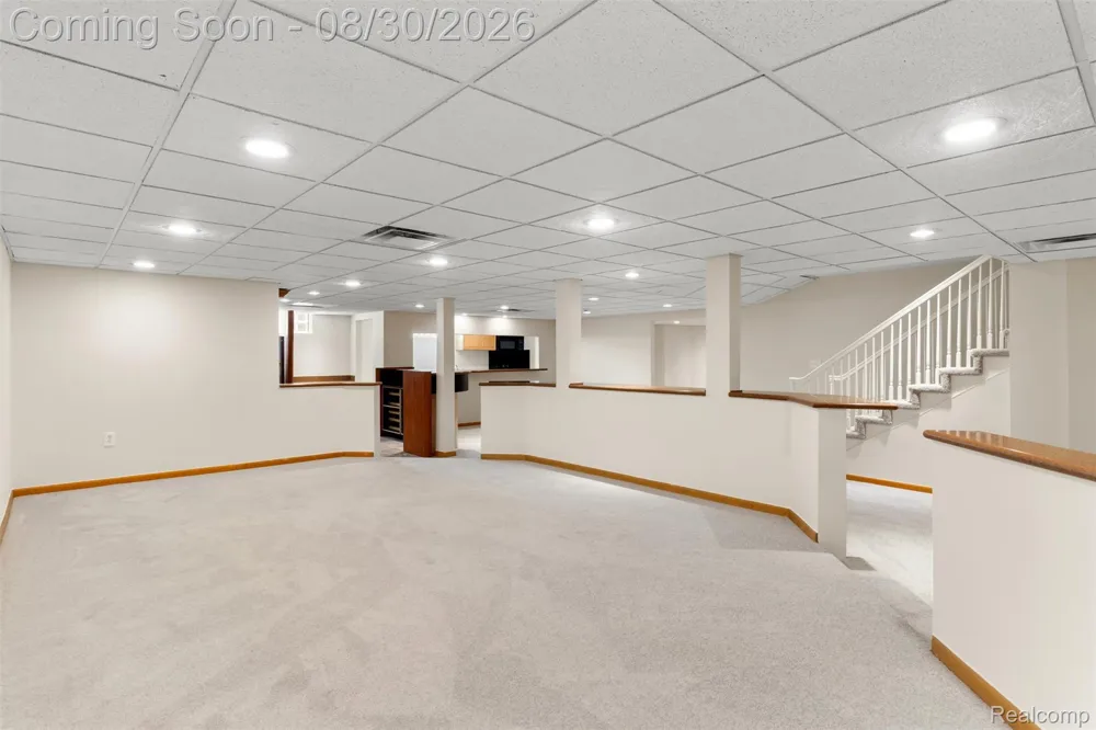 5593 Warrenshire Drive West Bloomfield Charter Township, MI 48322