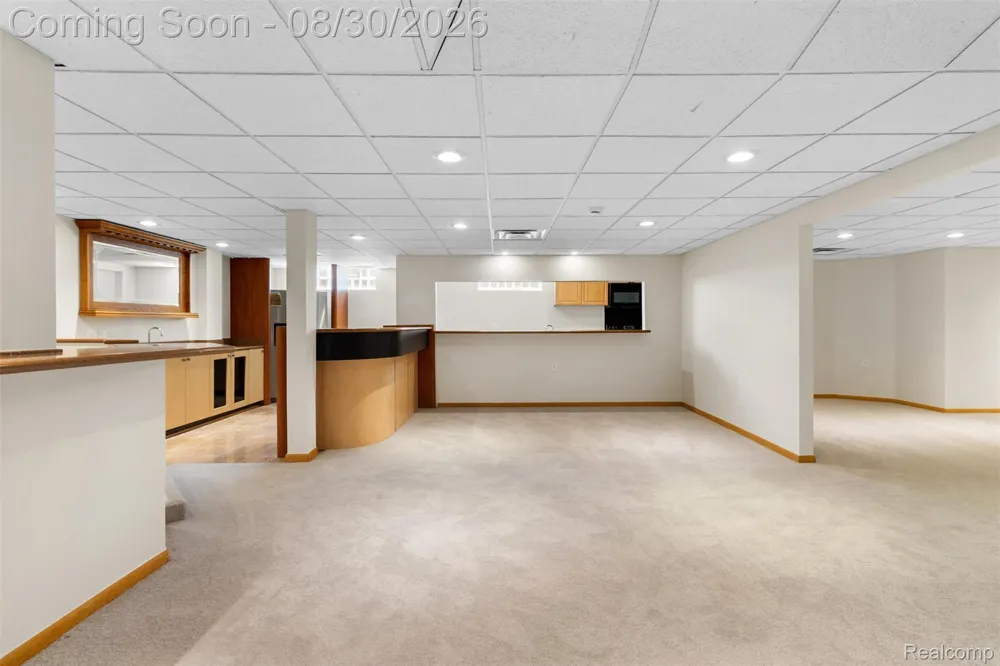5593 Warrenshire Drive West Bloomfield Charter Township, MI 48322