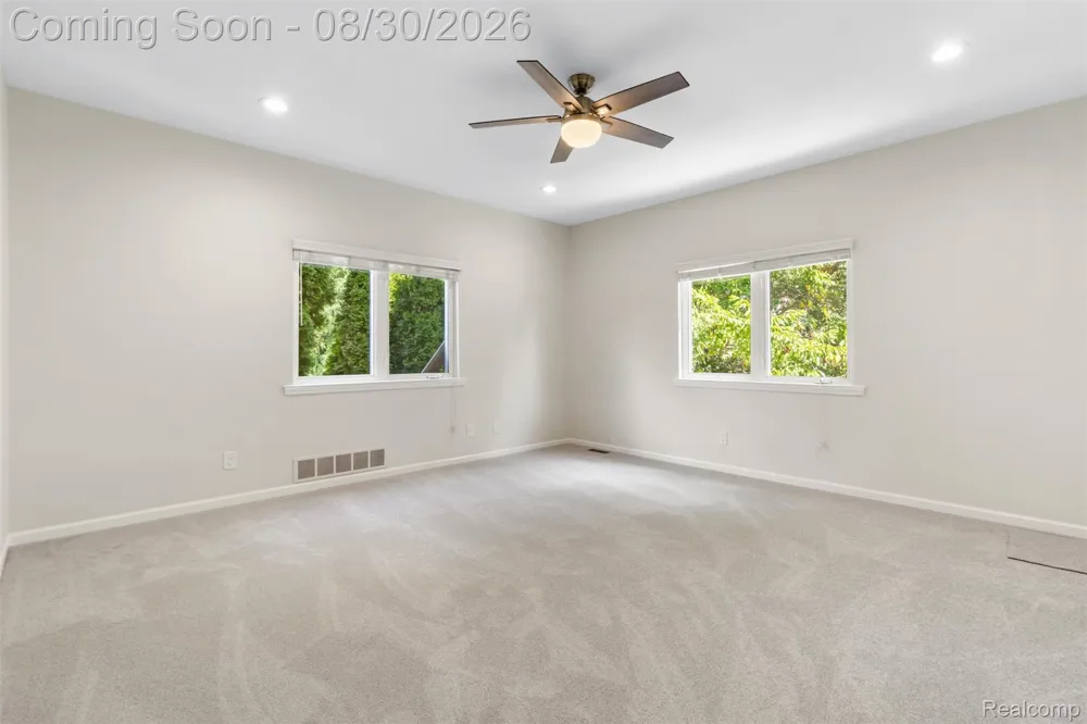 5593 Warrenshire Drive West Bloomfield Charter Township, MI 48322
