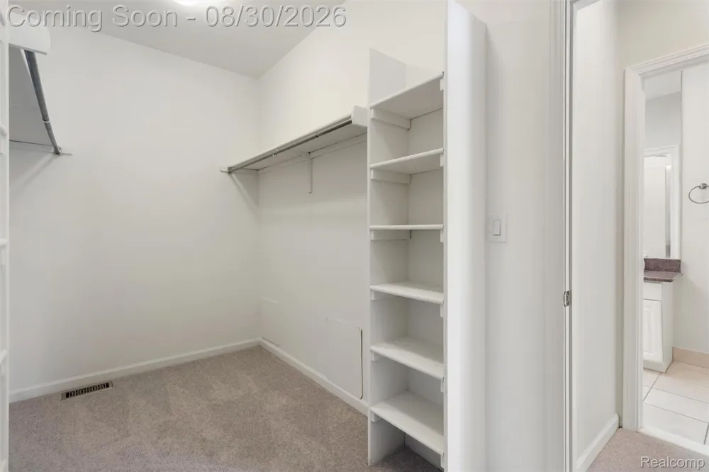 5593 Warrenshire Drive West Bloomfield Charter Township, MI 48322